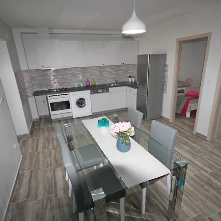 Groundfloor Rustica With 2 Bedrooms *