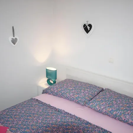 Apartman Groundfloor Rustica With 2 Bedrooms Ljubac (Zadar)